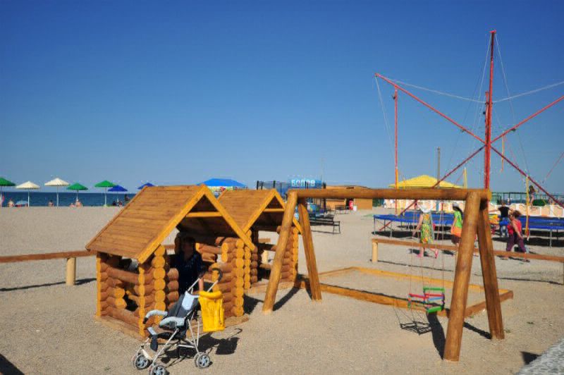 Прибрежное отдых с детьми